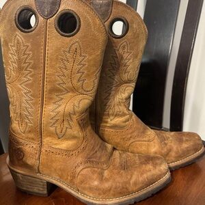 Men’s Ariat boots. 7.5